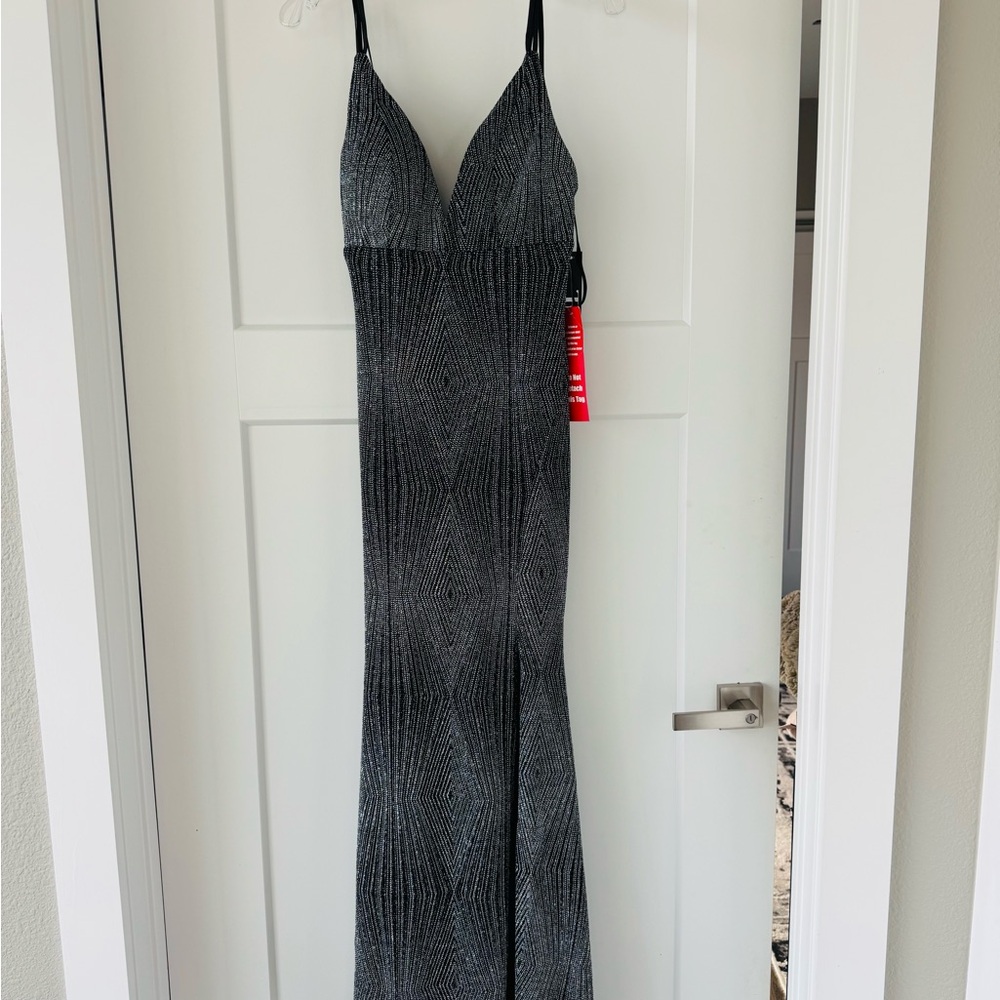 ✨NEW Trixxi Black and Gray Maxi Dress